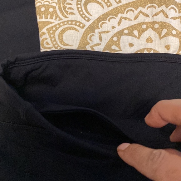 Fabletics Motion 365 legging size medium color black👍🏽 - Picture 6 of 7